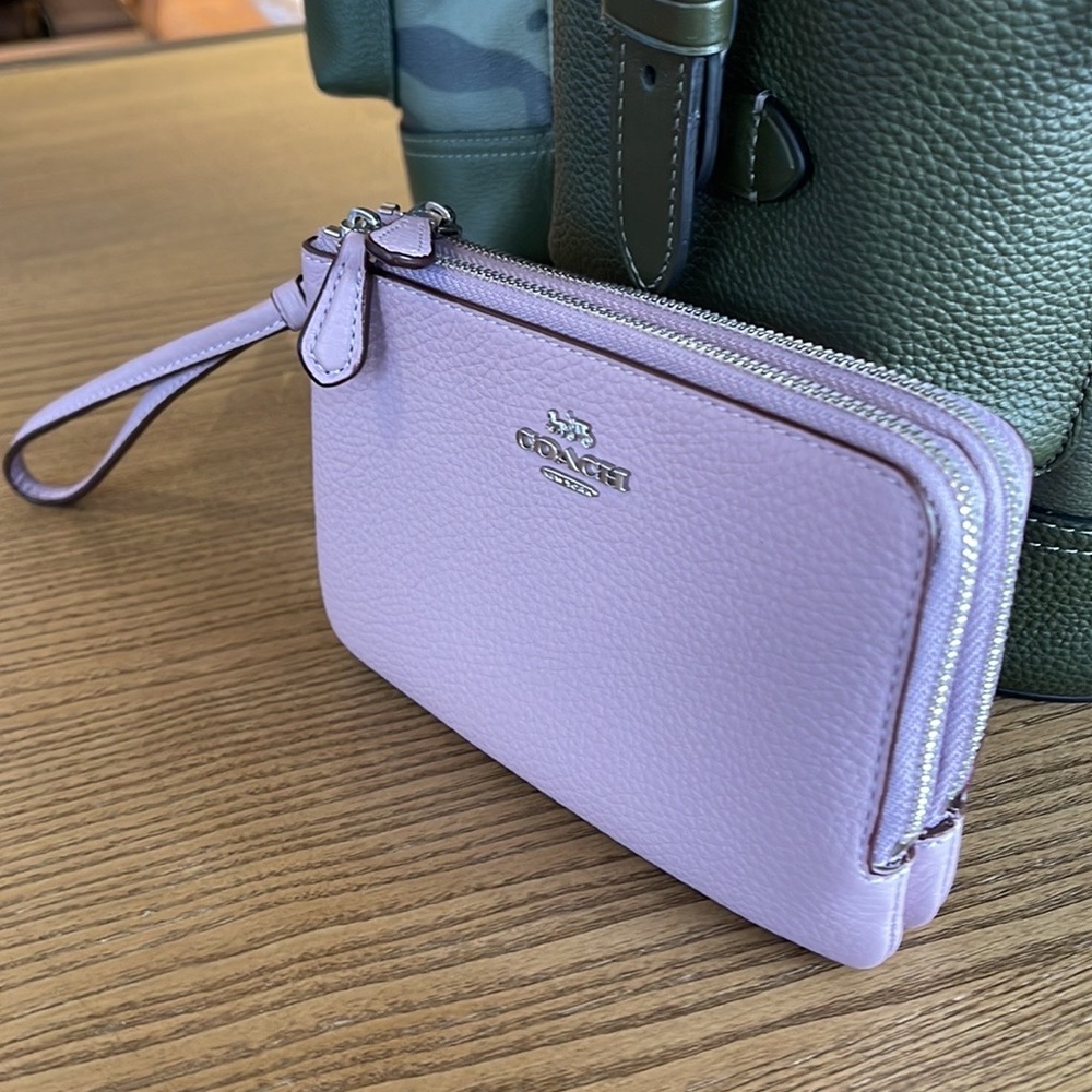 Coach Double Corner Zip Wristlet
SV/Soft Lilac - Picture 8 of 16